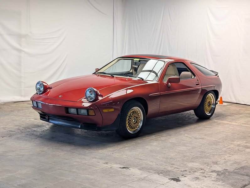1983 Porsche 928 - S