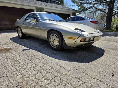 1985 Porsche 928