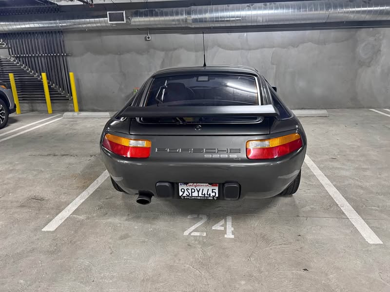 1989 Porsche 928 - S4