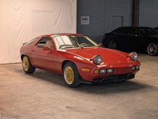 1983 Porsche 928 2D Coupe