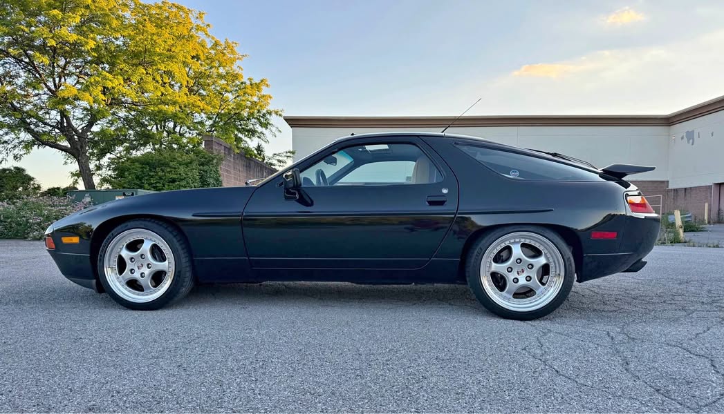 1991 Porsche 928 - GT