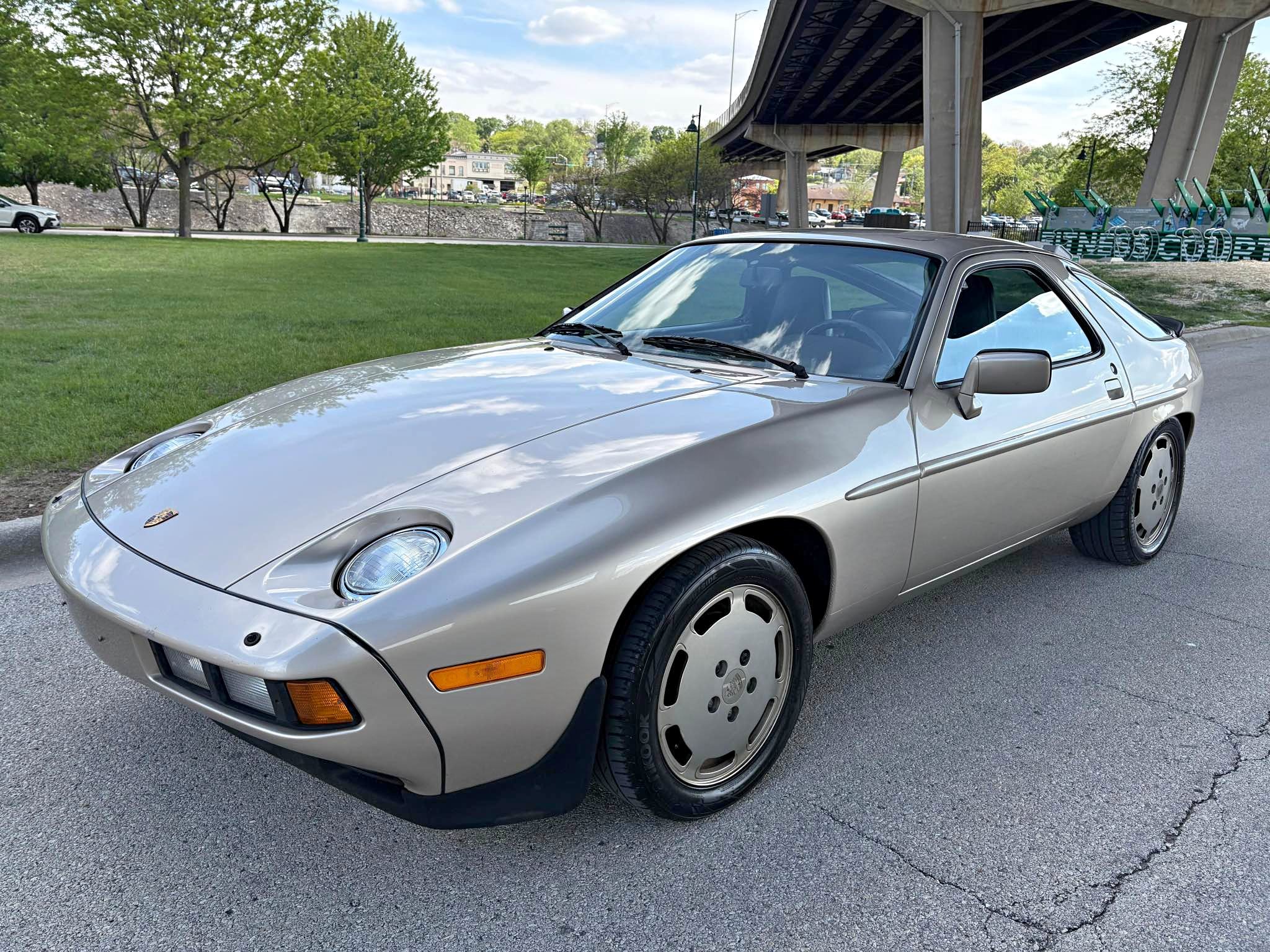 1986 Porsche 928 - S