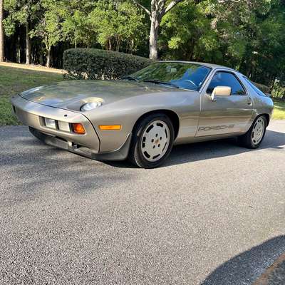 1985 Porsche 928 - S