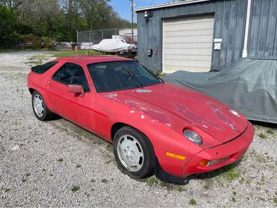 1985 Porsche 928 - S