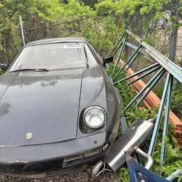 1982 Porsche 928 been sitting for years. Don't know if it runs.