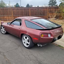 1985 Porsche 928 - Burgundy