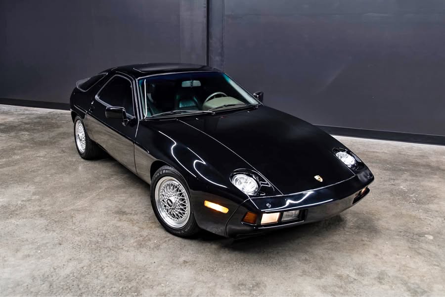1986 Porsche 928 - S