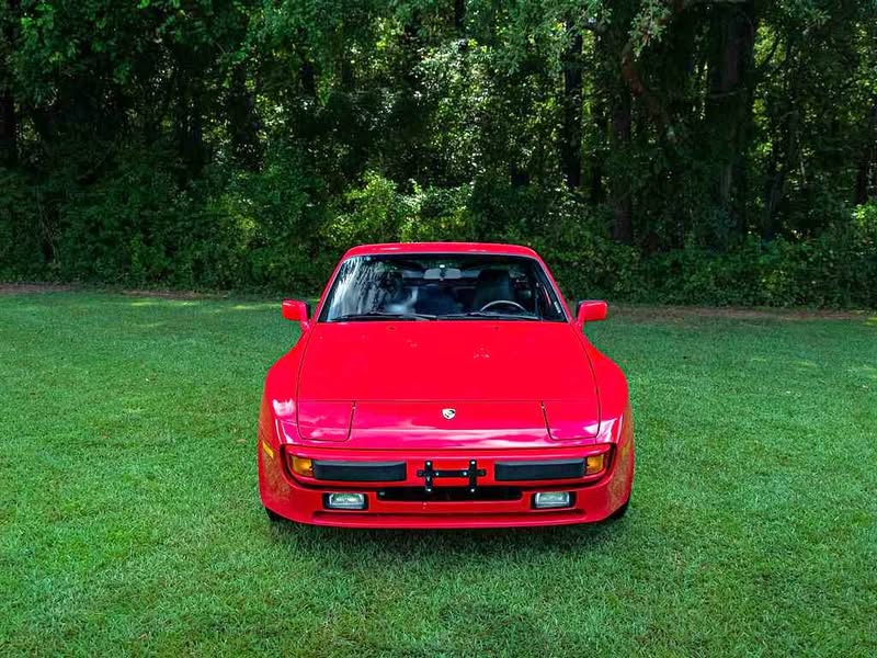 1987 Porsche 944 - Base