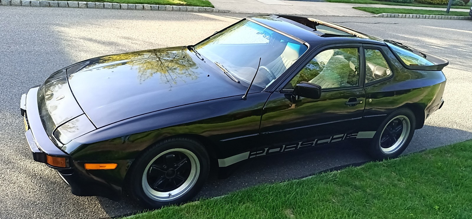 1983 Porsche 944 base