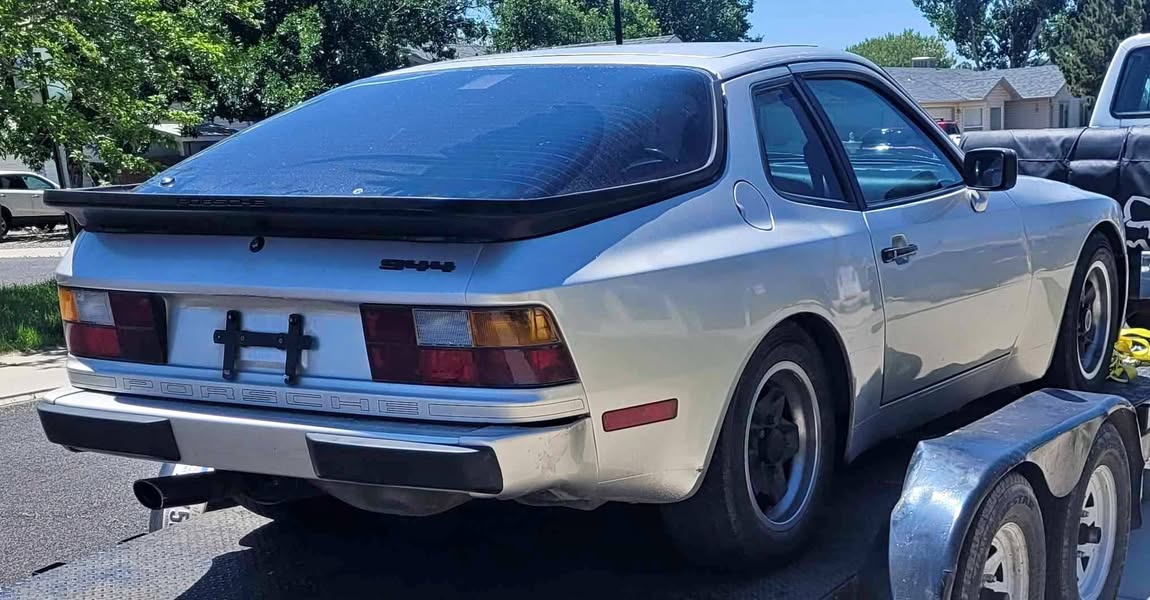 1986 Porsche 944 - Base
