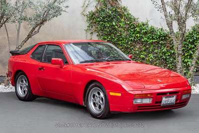 1986 Porsche 944 Turbo 5-Speed