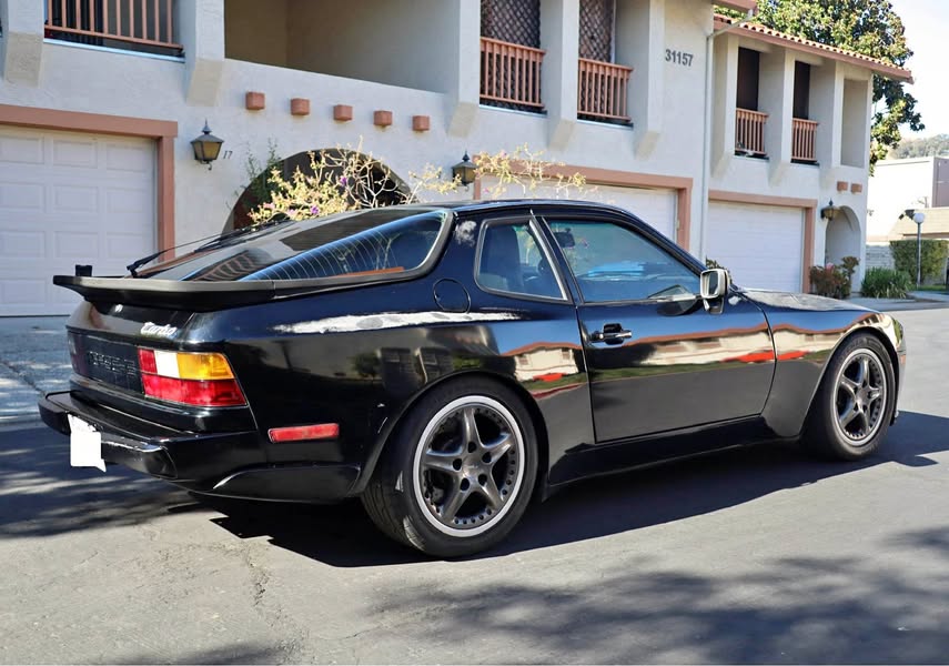 1986 Porsche 944 Turbo \/ 951