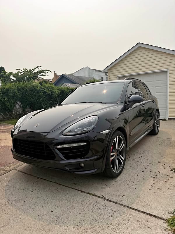 2013 Porsche Cayenne - GTS