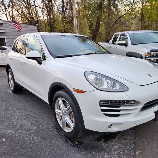 2014 Porsche cayenne platinum suv 4d (3.6l v6 di gasoline) \u2022 awd