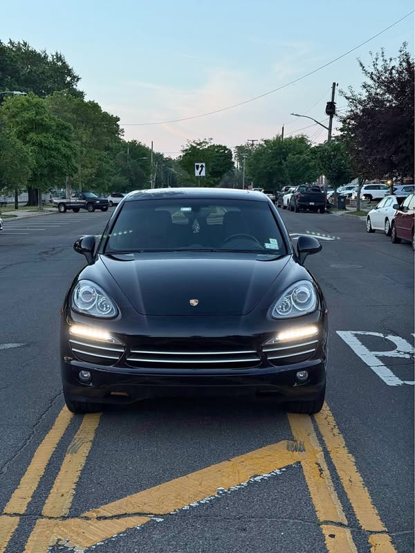 2014 Porsche Cayenne - Platinum Edition