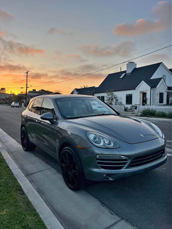 2011 Porsche Cayenne - Platinum Edition Sport Utility 4D