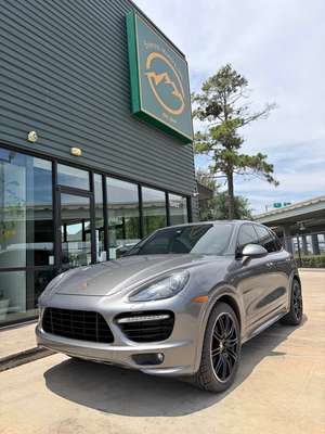 2014 Porsche Cayenne GTS sport chrono 133k miles