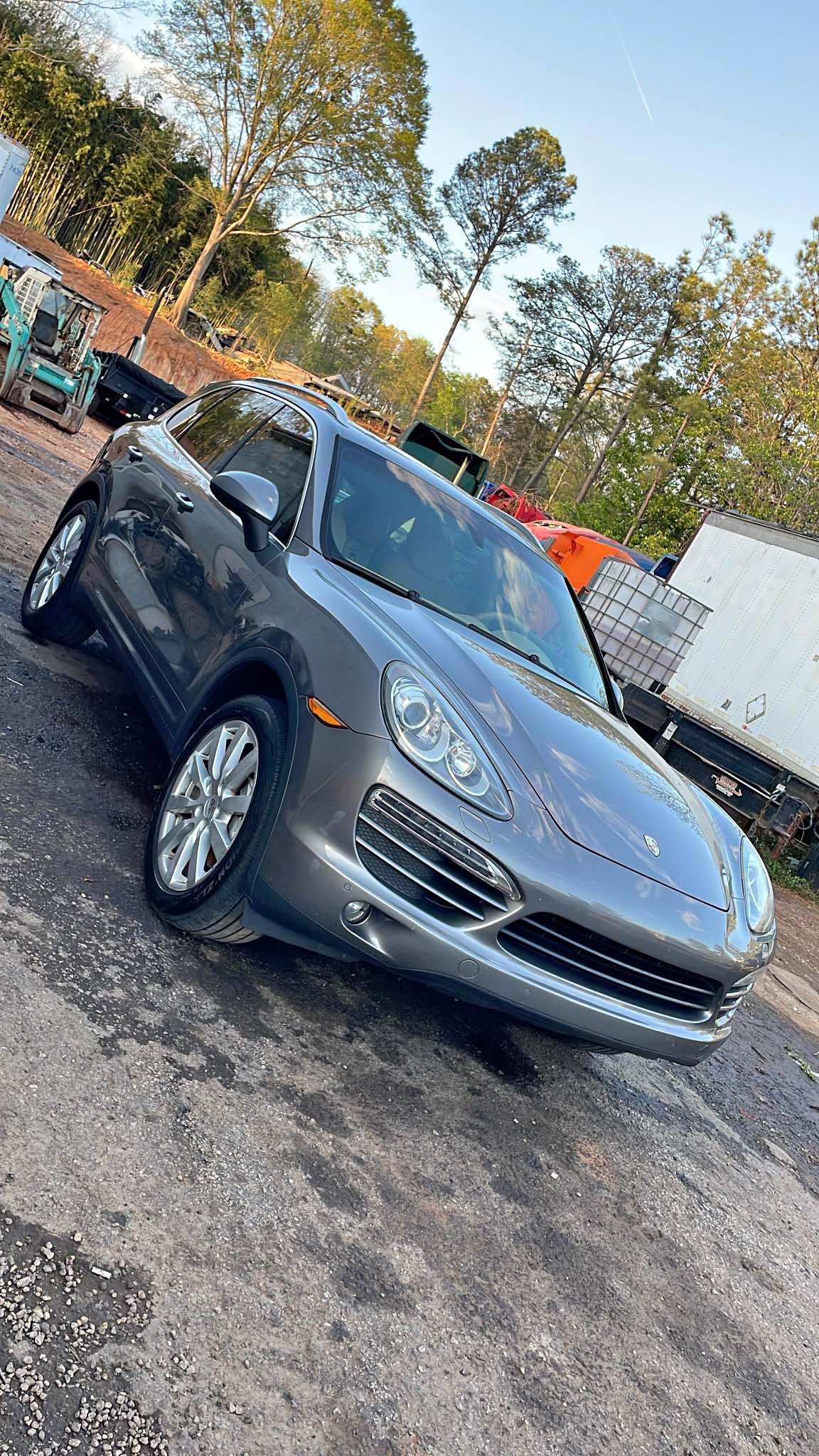 2011 Porsche Cayenne - Base