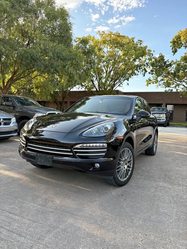 2014 Porsche Cayenne - Platinum Edition Sport Utility 4D