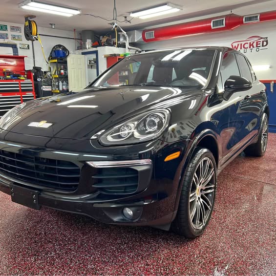 2018 Porsche Cayenne - Platinum Edition Sport Utility 4D