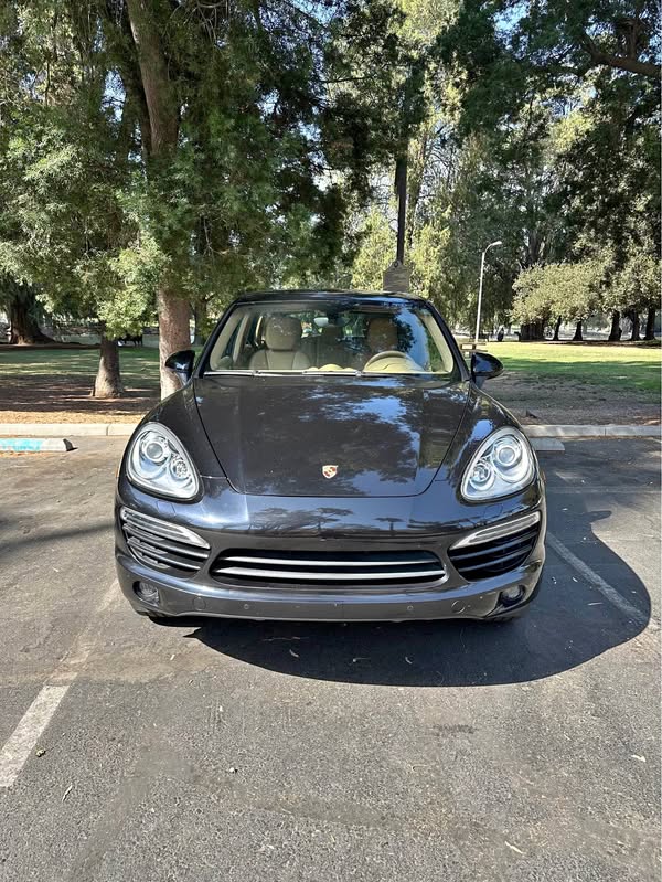 2014 Porsche Cayenne - Diesel Sport Utility 4D