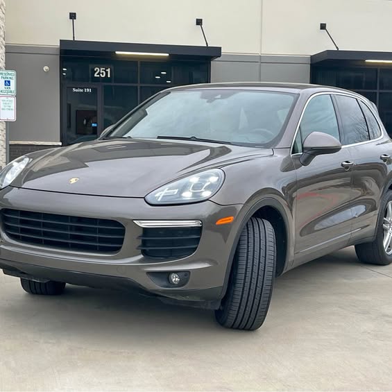 2016 Porsche Cayenne - Platinum Edition Sport Utility 4D