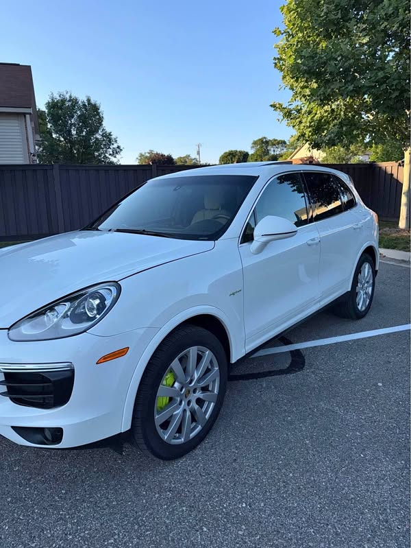 2016 Porsche Cayenne - S Hybrid Sport Utility 4D