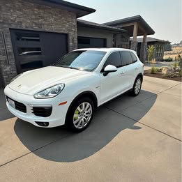 2016 Porsche Cayenne E-Hybrid