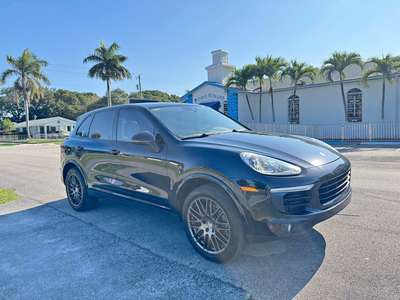 2017 Porsche Cayenne - Platinum