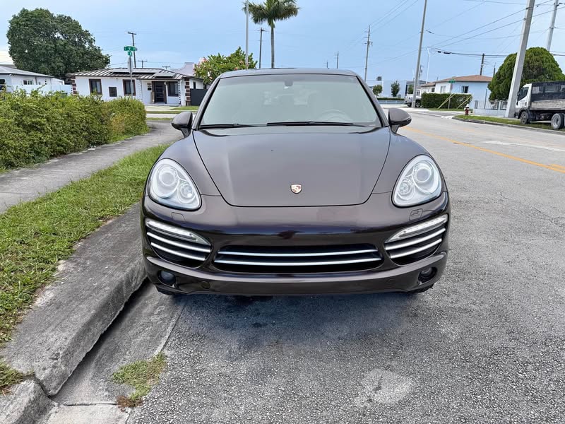 2014 Porsche Cayenne - Platinum Edition Sport Utility 4D