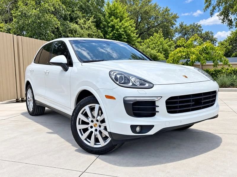2017 Porsche Cayenne  \ud83e\udd18 65000 Miles