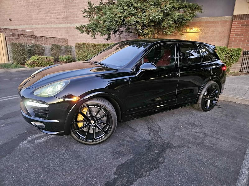 2014 Porsche Cayenne - Turbo S Sport Utility 4D