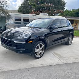 2017 PORSCHE CAYENNE