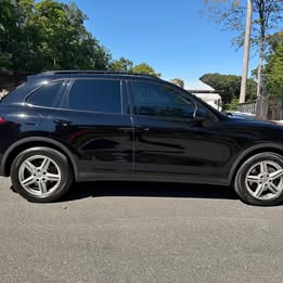 2014 Porsche cayenne platinum edition