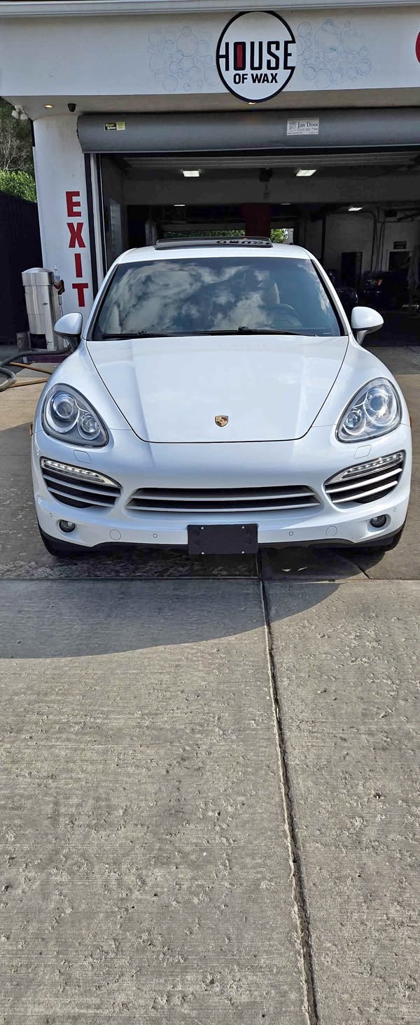 2014 Porsche Cayenne - Platinum Edition Sport Utility 4D