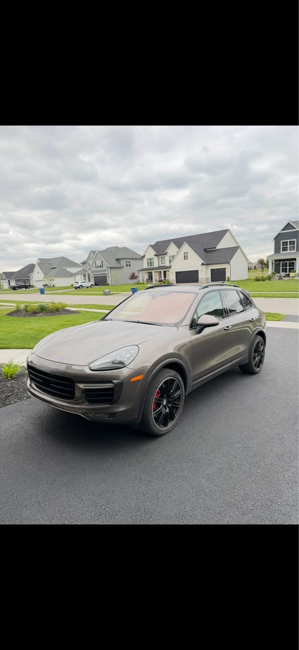 2016 Porsche Cayenne - Turbo