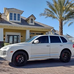 2017 Porsche Cayenne - Platinum Edition Sport Utility 4D