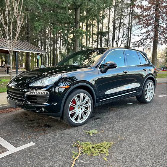 2014 Porsche Cayenne - Platinum Edition Sport Utility 4D