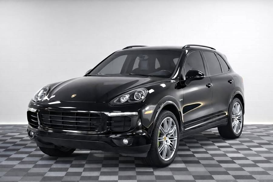 2017 Porsche Cayenne S Platinum Edition HYBRID PLATINUM EDITION - LOW MILES - CLEAN CARFAX - CHRONO PACKAGE
