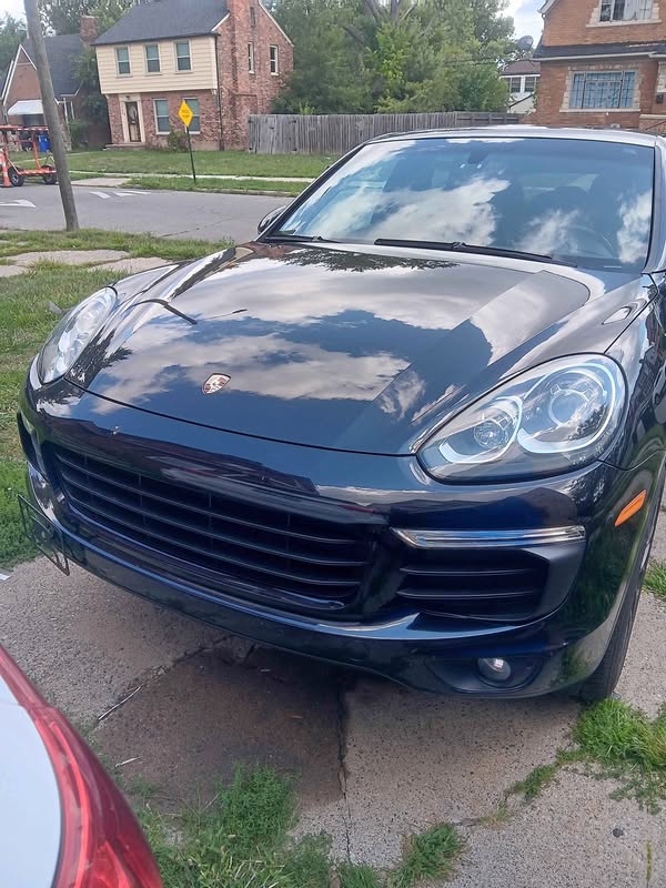 2016 Porsche Cayenne - Sport Utility 4D