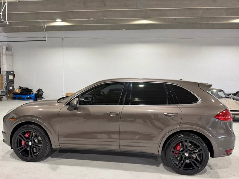 2014 Porsche Cayenne - Turbo Sport Utility 4D