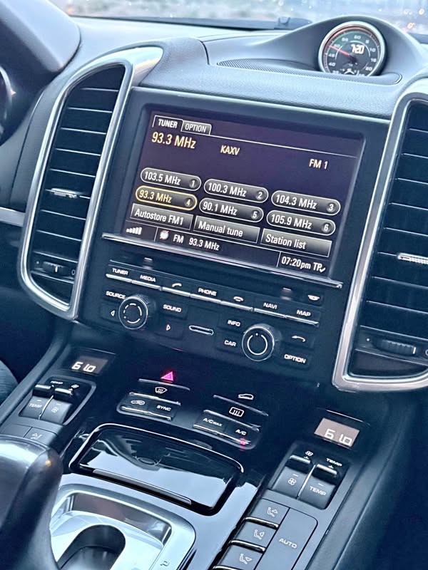 2014 Porsche Cayenne - S E-Hybrid Sport Utility 4D