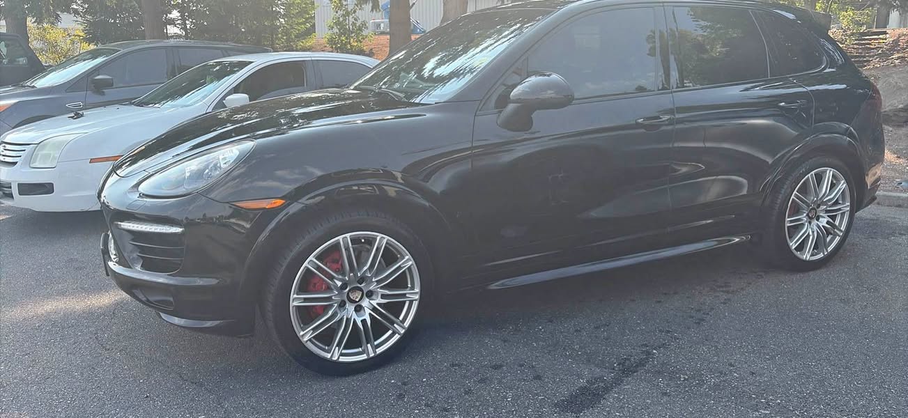 2015 Porsche Cayenne - GTS Sport Utility 4D