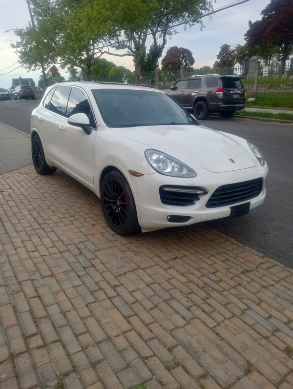 2011 Porsche Cayenne - Turbo Sport Utility 4D