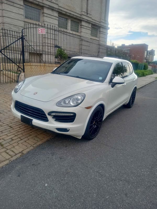 2011 Porsche Cayenne - Turbo Sport Utility 4D
