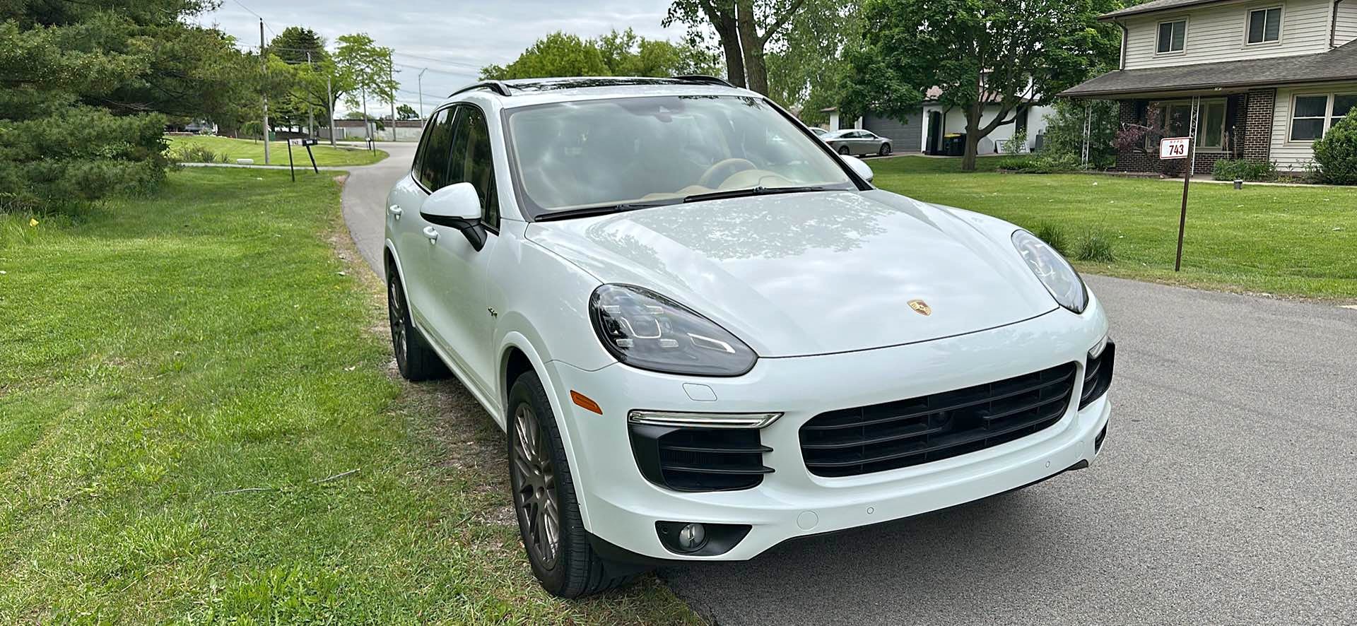 2017 Porsche Cayenne - S e platinum