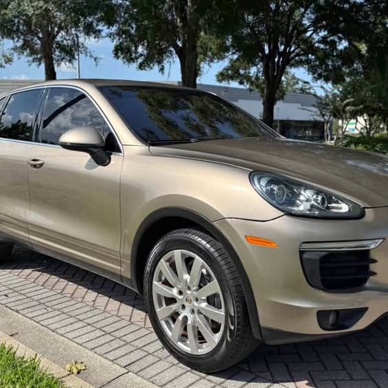 2016 Porsche Cayenne - Sport