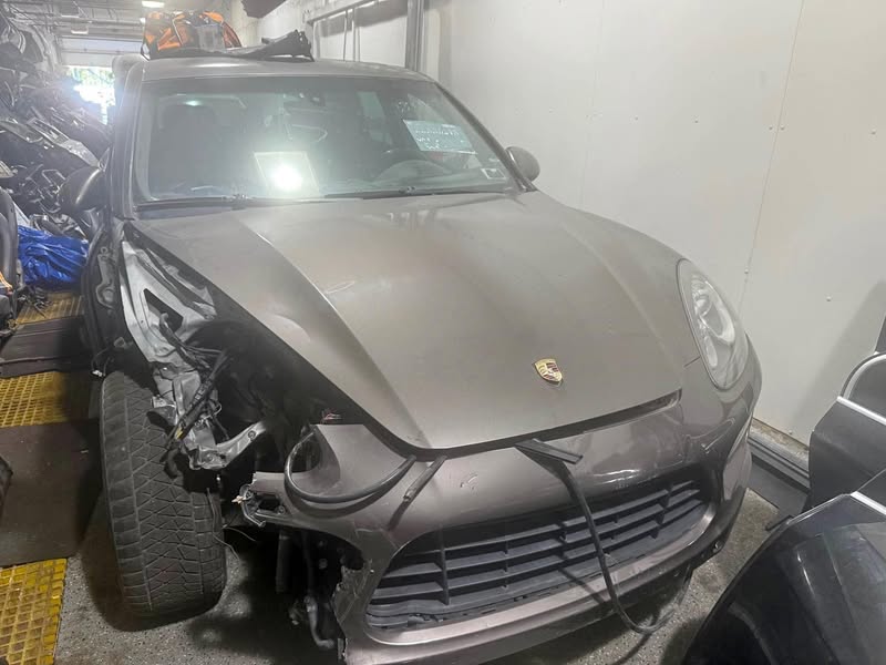 2011 Porsche Cayenne - Turbo Sport Utility 4D