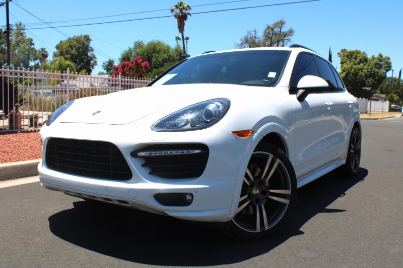 2013 Porsche Cayenne GTS