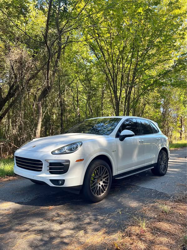 2018 Porsche Cayenne - S E-Hybrid Platinum Edition Sport Utility 4D